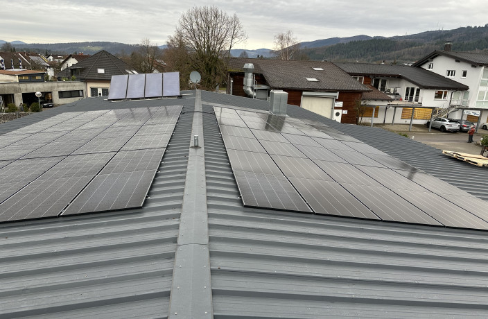 Beispielarbeit von Lavin Dach & Solar Montage - veröffentlicht auf Dachdecker.com
